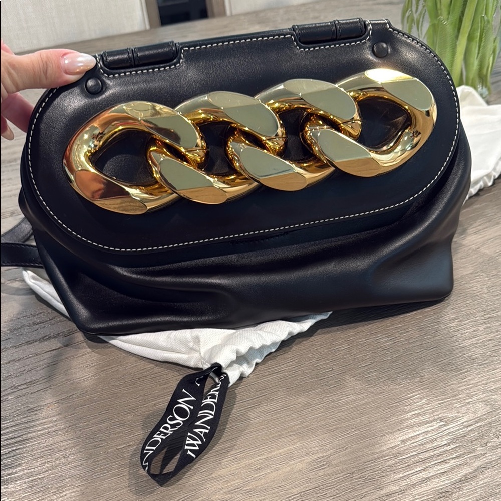 Black and Gold Chain Shoulder Bag